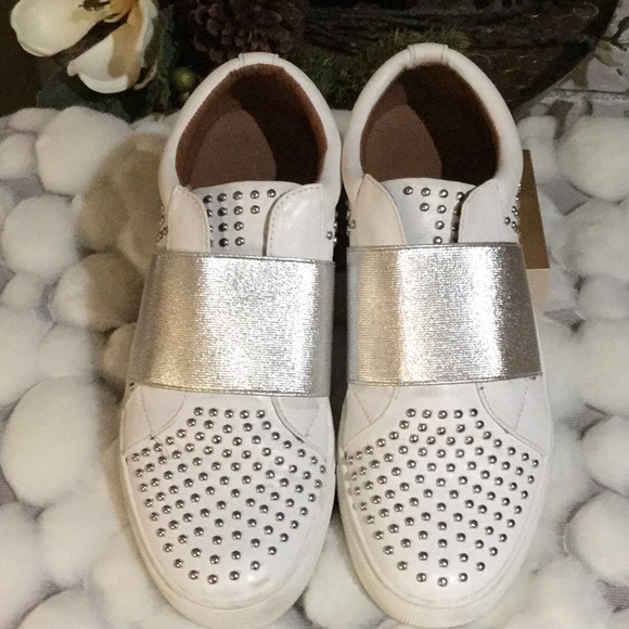 report shoes for women